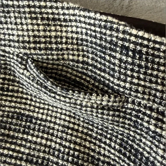 Ann Taylor Black & White Tweed Women’s Shorts - Picture 5 of 8